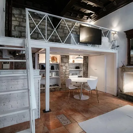 Sogno Antico - Downtown Apartment *